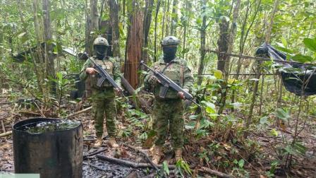 Militares en operaciones contra la minería ilegal en Sucumbíos.