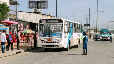 Transportistas urbanos exigen aumento de pasaje en Guayaquil este miércoles 11 de junio del 2025.