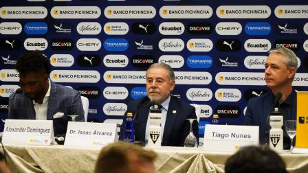 Liga Deportiva Universitaria presenta su nuevo director técnico Tiago Nunes.