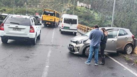 Uno de los accidentes registrado en la avenida Simón Bolívar este lunes 16 de junio del 2025.