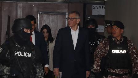 El viernes 6 de junio del 2025, el exvicepresidente Jorge Glas acudió a la Corte Nacional para la audiencia de juicio del caso Reconstrucción de Manabí.