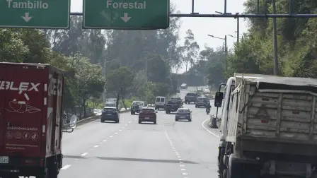 Tránsito vehicular en Quito