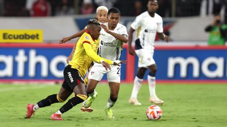 Liga de Quito vs Barcelona en el estadio Rodrigo Paz Delgado.