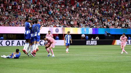 El tiro libre de Messi que resolvió el partido a favor del Inter en la segunda fecha del Mundial de Clubes.