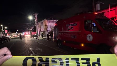 Explosión frente a un local en el norte de Quito este jueves 19 de junio del 2025.