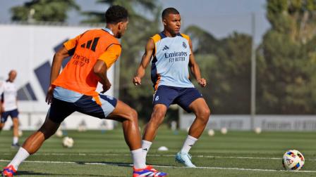 El deantero francés en un entrenamiento de club. El atacante no ha podido jugar un minuto con su club en el Mundial de Clubes