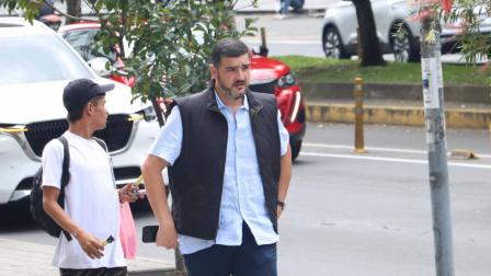 El alcalde de Guayaquil, Aquiles Álvarez llegando a una audiencia en el caso Triple A en Quito.