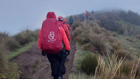 El Cuerpo de Bomberos de Quito recomienda planificar el descenso de una montaña cuando todavía no se ha puesto el sol.
