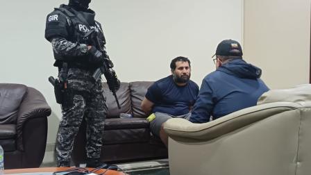 Adolfo Macías Villamar, alias 'Fito', frente al ministro del Interior, John Reimberg