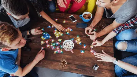 Los juegos de mesa recobran su protagonismo en reemplazo a las pantallas en España.