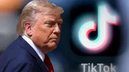 El presidente de Estados Unidos junto al logo de la red social TikTok.