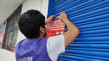 Arcsa clausura una farmacia ubicada en la avenida Morán Valverde por relalizar actividades irregulares.