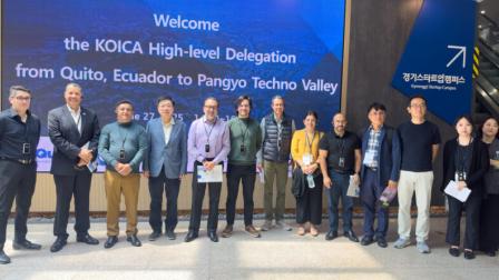 La visita técnica del alcalde de Quito, Pabel Muñoz, a Corea del Sur y la delegación que le acompaña.