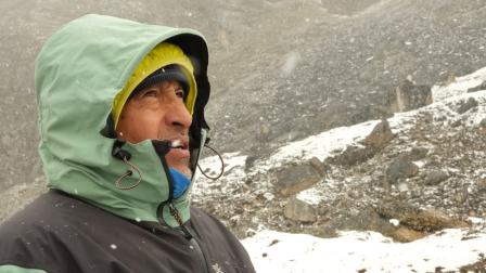 Iván Vallejo estuvo en esTAmañana. Compartió sus anécdotas y su pasión por el montañismo desde que era un niño. Vallejo conquistó el Everest en 1999.
