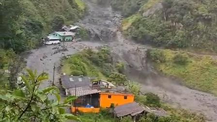 Un aluvión afectó a los moradores de la parroquia Amaluza, en Azuay, este miércoles 2 de julio del 2025.