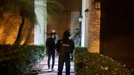 Fiscalía y personal de Policía Nacional realizaron allanamientos en Guayaquil la madrugada de este viernes 3 de julio del 2025.