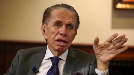 Alfonso Espinosa de los Monteros anunció su cirugía a través de un video en su cuenta de Instagram