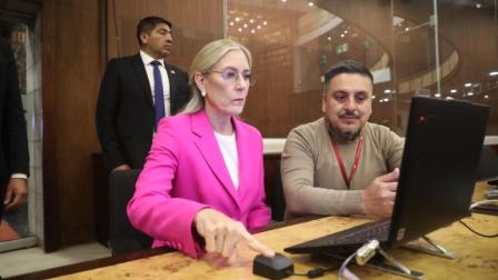 La legisladora Anabella Azín denunción presuntas estafas utilizando su nombre.