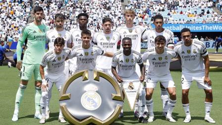 Real Madrid en la foto grupal, previo a un encuentro en el Mundial de Clubes 2025.