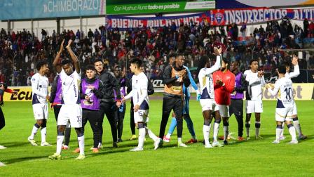 Olmedo recibió a Liga de Quito en el estadio Fernando Guerrero. Las gradas del escenario se llenaron de hinchas de los dos equipos. Se registraron incidentes.