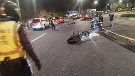Siniestro de Tránsito en el sector El Trébol en Quito deja una persona fallecida.