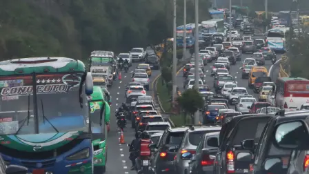 La medida de restricción Pico y Placa rige en la zona urbana de Quito.
