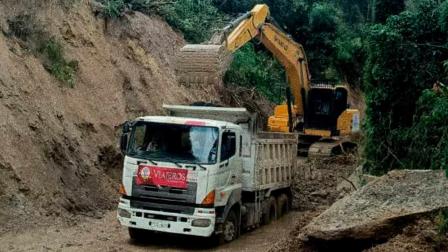 Habrá restricciones en la vía Loja - Saraguro - Cuenca por limpieza de deslizamientos de tierra