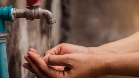 Usuarios de redes sociales reportan que el suminsitro de agua potable es intermitente.