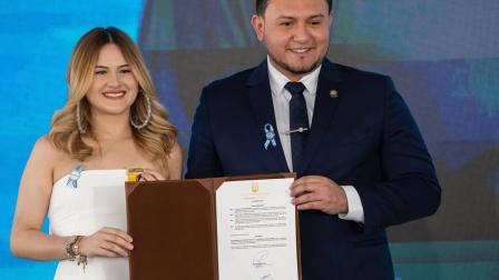 La artista recibió el reconocimiento en una sesión que realizó la Asamblea Nacional en Guayaquil