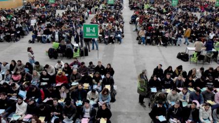 Estudiantes que rindieron el examen de residencias médicas en Argentina en julio de 2025.
