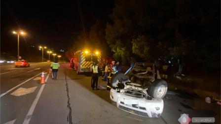 Un vehículo quedó varado en la Ruta Viva tras volcamiento este 27 de julio dle 2025