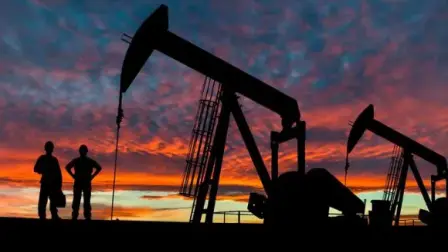 Los precios del petróleo prolongaron su alza después de que Trump acortara el plazo a Putin para el fin de la guerra en Ucrania.