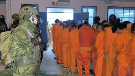 Ecuador lleva a cabo un proceso de deportación de más de mil presos colombianos.