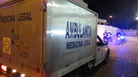 Autoridades investigan la muerte de un hombre en el centro de Quito.