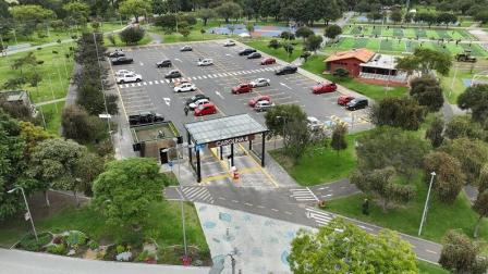 El Municipio de Quito pide cuidar el ticket del parqueadero y no dejar objetos de valor dentro de los vehículos