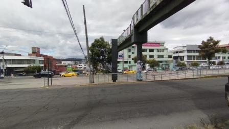 La Epmmop evalúa los puentes peatonales del Distrito Metropolitano de Quito.