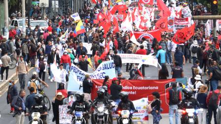 Marcha a la Corte Constitucional de  movimientos sociales, de trabajadores y estudiantes.