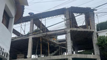 El edifico de tres pisos cuenta con una licencia de construcción desde abril de 2024.