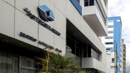 Petroecuador ejecuta tercera fase de restructuración y despide a cerca de 1 000 trabajadores.