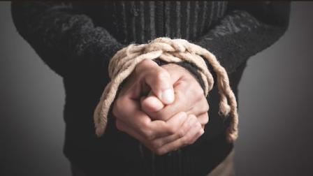 Pareja de extranjeros fue liberada en Guayaquil. Imagen referencial
