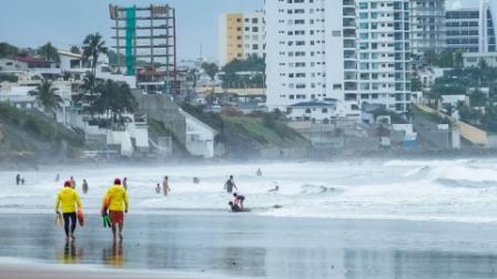 Por el feriado del 10 de Agosto se movilizaron turistas a diferentes partes del país.