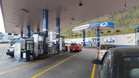 El precio de las gasolinas cambia cada mes según el valor del petróleo.