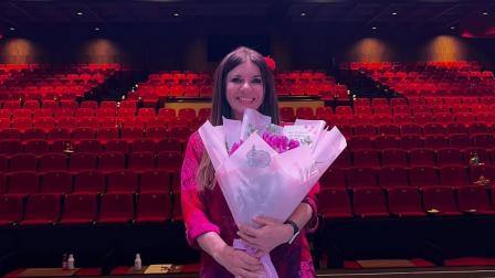 Cristina Rodas cuenta su pasión por el teatro en esTAmañana. Está orgullosa por la gran cantidad de nuevos escritores y obras que se producen en el país.