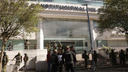 La Corte Constitucional amaneció militarizada este martes 12 de agosto del 2025, día en que el Gobierno convocó una marcha contra esa entidad.