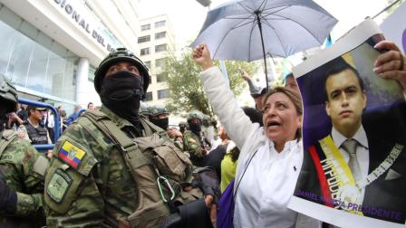 Marcha convocada por el Presidente Daniel Noboa, a la Corte Constitucional, en protesta por las últimas decisiones del organismo sobre leyes urgentes.
