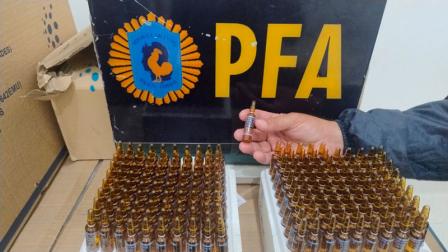 La PFA secuestró insumos en laboratorios y droguerías con fentanilo contaminado en Argentina.