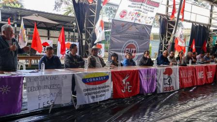 Convención Nacional con trabajadores, organizaciones sociales y populares unidos se desarrolló en Quito.
