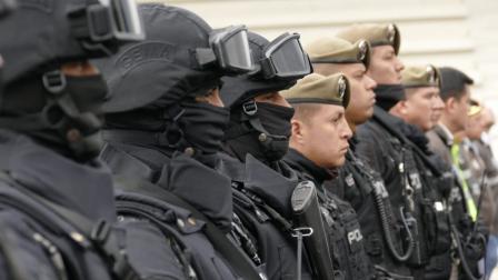Miembros de la Policía Nacional fueron retenidos en una comunidad de Cotopaxi tras una denuncia del expresidente de la Conaie, Leonidas Iza.