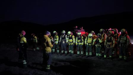 El Cuerpo de Bomberos de Quito desplegó personal para apoyar en el incendio del Parque Nacional Cotacachi.