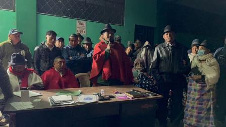 Leonidas Iza en una de las audiencias realizadas en Cotopaxi por los tres policías detenidos,